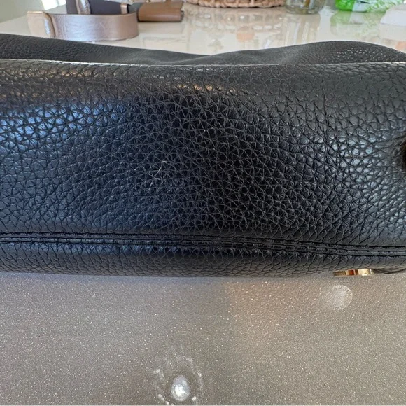 Michael Kors Jet Set Pebbled Leather
Shoulder Bag - Picture 12 of 14